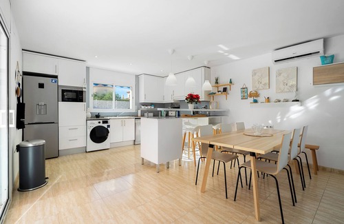 Les Tres Cales Villa | Villa "Las Palmeras" con piscina, balcón y Wi-Fi