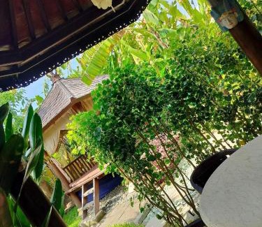 Batubelig Cama Y Desayuno | Villa Layang Bulan a homey guesthouse for men near the beach in North Kuta