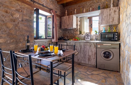 Drimonas Casa | Villa Lazar con terraza, aire acondicionado y Wi-Fi