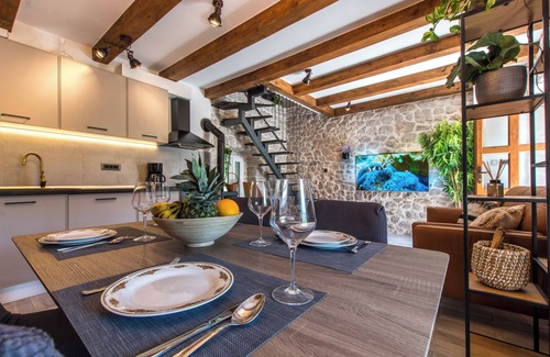 South Croatia Coast Villa | Villa Le Adria ★ Private Hot Tub ★ Free Beach Parking ★ Rare & Unique experience