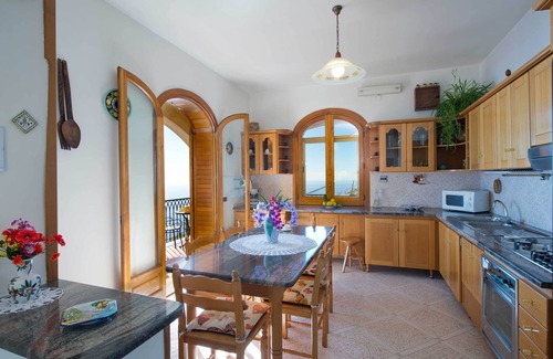 San Michele Villa | Apartamento en la costa de Amalfi con vistas al mar - Cerca de Nápoles