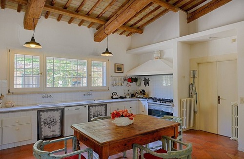 Cupra Marittima Villa | Villa de lujo de 5 dormitorios con piscina junto al mar