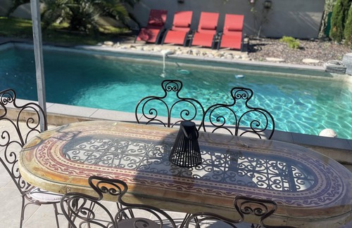 Merindol Villa | villa le luberon en provence
