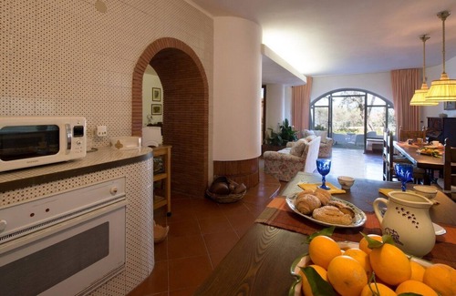 Marina di Puolo Apartamento | Villa le Olivine Less then 5 min to Sorrento