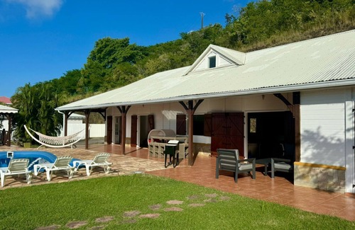 Schoelcher Villa | Villa Le Rayon Bleu, sea view from the moment you wake up!