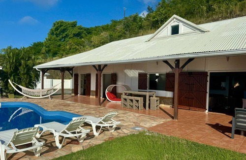 Schoelcher Villa | Villa Le Rayon Bleu, sea view from the moment you wake up!