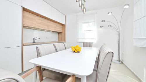Fiorini Casa | Villa Leon by Villas Holiday