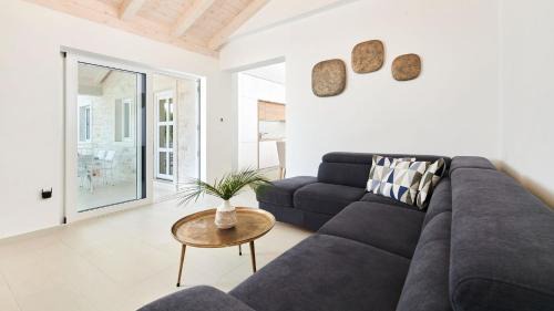 Fiorini Casa | Villa Leon by Villas Holiday