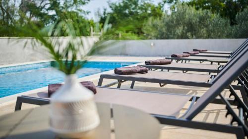 Fiorini Casa | Villa Leon by Villas Holiday