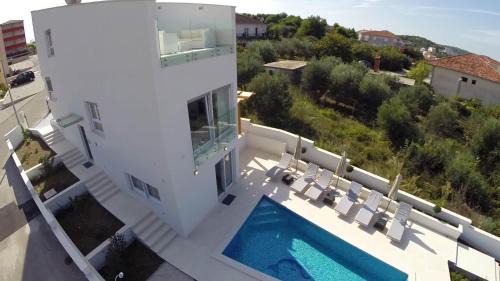 Okrug Gornji Villa | Villa Leona