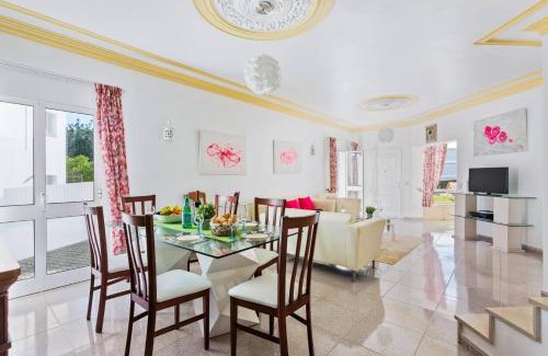 Vale de Carro Villa | Villa Leonor by Villa Plus