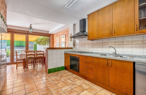 Barrio de la Vega Villa | Villa 'Leonor Con Piscina Privada' con vistas a la montaña, Wi-Fi y aire acondicionado