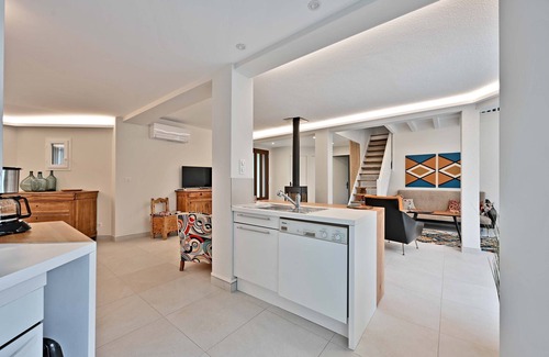 Les Angles Villa | Villa Les Cerisiers : 70's decor, parking, Clim