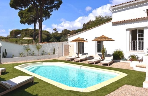 Guerrevieille Villa | Villa Les Lauriers 150 m from the sea heated pool, Grimaud, golfe St Tropez