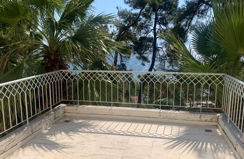 Mytilene Villa | Villa 'Lesvos 30 Meters To The Sea' con vistas al mar, Wi-Fi y aire acondicionado
