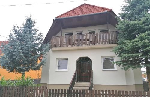 Balatonkeresztur Apartamento | Villa Lili Apartments