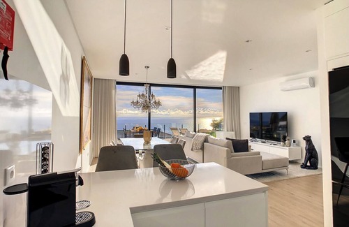 Arco da Calheta Casa | Villa Lilian - Three Bedroom House, Sleeps 6
