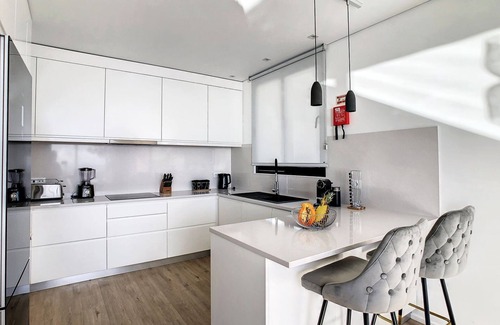Arco da Calheta Casa | Villa Lilian - Three Bedroom House, Sleeps 6
