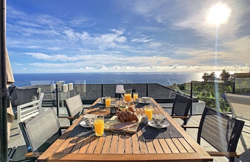 Arco da Calheta Casa | Villa Lilian - Three Bedroom House, Sleeps 6