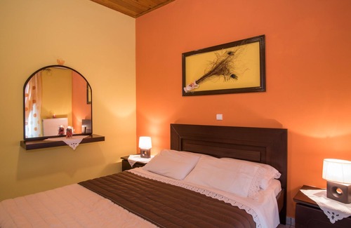 Pantokratoras Casa | Villa Lina es una hermosa casa de vacaciones ubicada en el pueblo de Pantokratoras