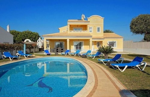 Albufeira Chalet De Esquí | VILLA LINDA PALACE