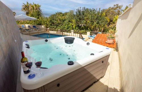 Santa Maria Estate Casa | Villa Lorella - Private Pool, Jacuzzi By Homely