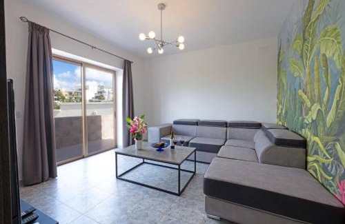 Santa Maria Estate Casa | Villa Lorella - Private Pool, Jacuzzi By Homely