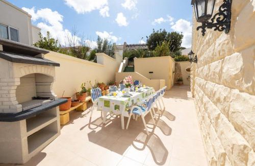 Santa Maria Estate Casa | Villa Lorella - Private Pool, Jacuzzi By Homely