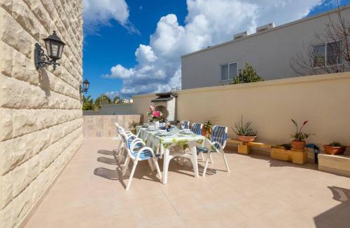 Santa Maria Estate Casa | Villa Lorella - Private Pool, Jacuzzi By Homely