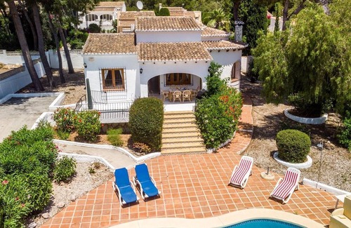 Jesus Pobre Villa | "Villa Los Lagos" con vistas a la montaña, piscina, terraza, jardín, A/C y Wi-Fi