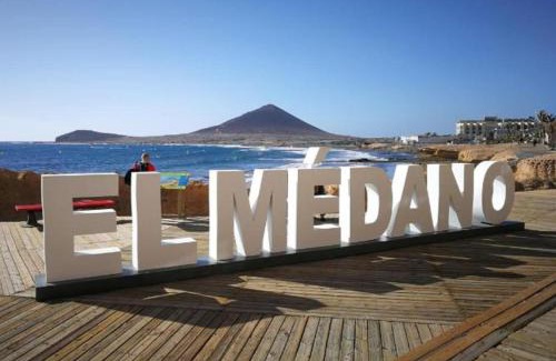 El Medano Casa | Villa Los Vientos only 100m to the surf beach, terrace, balcony, sea view, wifi