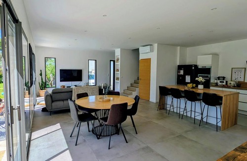 Chateauneuf-de-Gadagne Villa | Villa Lumineuse au Calme Avec Piscine, Patio.. Tout Équipée pr 6pers