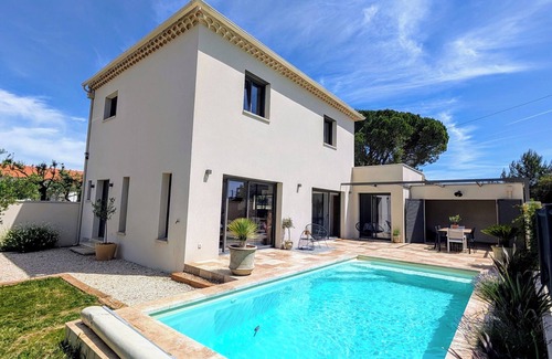 Chateauneuf-de-Gadagne Villa | Villa Lumineuse au Calme Avec Piscine, Patio.. Tout Équipée pr 6pers