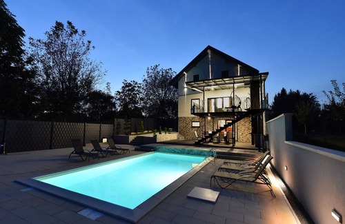 Ludbreg Villa | Villa Luana - Four bedroom Villa with Terrace and swimming pool
