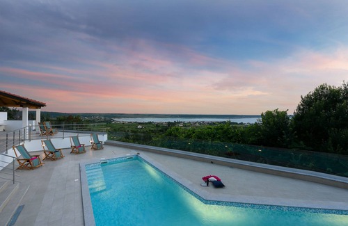 Razanac Villa | Villa Lubey