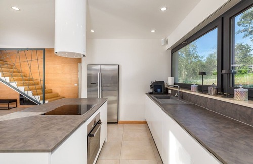 Kirmenjak Villa | Villa Luce Verde: hermosa villa con piscina privada climatizada, jacuzzi y sauna cerca de la ciudad de Porec y sus playas