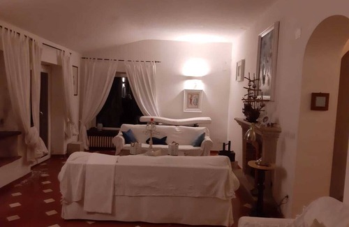 Monte Argentario Villa | Villa Luce con vistas panorámicas y jardín.