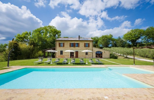 Orciano di Pesaro Villa | Villa Lucía con piscina en Le Marche, amplio y elegante, a pocos kilómetros de la costa del Adriático