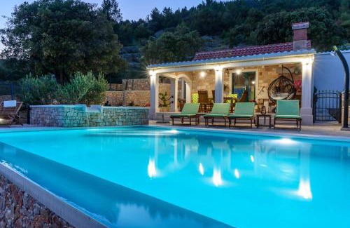 Bol Casa | Villa Lucija Bol