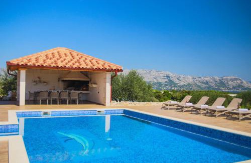 Pucisca Villa | Villa Luisa für bis zu 8 Personen mit Pool, Klima, Grill, Tischtennis, Boccia