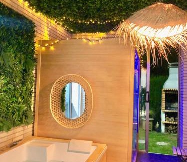 Miami Platja Villa | Villa lujosa con spa, piscina y sala de juegos PRIVADOS