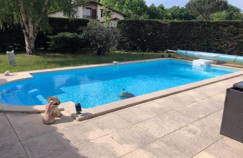 Audenge Casa | Villa lumineuse, logement et jardin et piscine privatifs, TV connectée