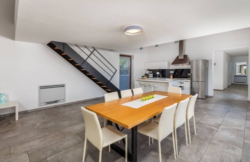 Sveti Petar u Sumi Villa | Villa Luna Bianca - Villa de construcción moderna con piscina privada y banera de hidromasaje