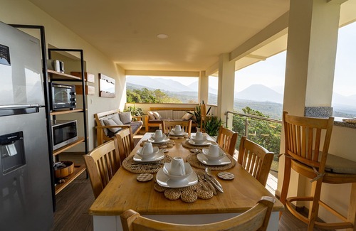 Coatepeque Casa | Villa Luvier
