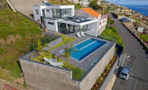 Ribeira Brava Villa | Villa Luxe by Atlantic Holiday