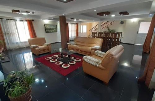 Antananarivo Avaradrano Villa | villa luxueuse et meublée plus de 280 m²