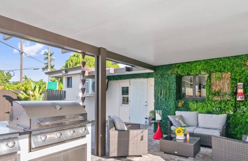 Westchester Casa | Villa Luxury | Pool-Water Heater | BBQ | Outdoor Dining