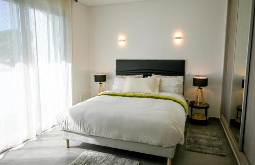 Vale Navio Villa | Villa Luz 37 - Jacuzzi Terrace & Swimming Pool
