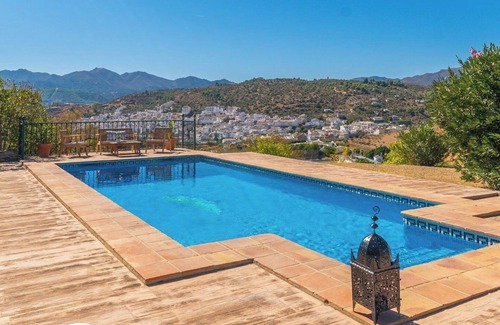 Guaro Villa | Villa Luz de Luna Guaro by Ruralidays