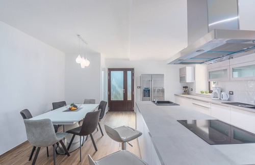Fiorini Villa | Villa LV near Novigrad for 8 people spa & children playground only 1.5 km from beach